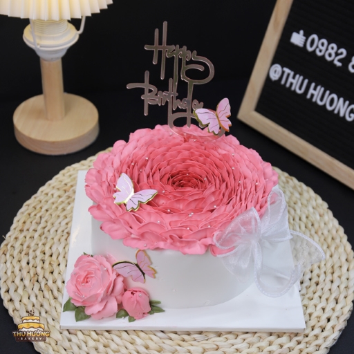 Bánh sinh nhật bông hoa hồng