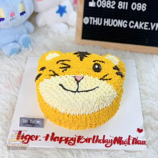 Bánh sinh nhật hình con hổ cho các bé gái tuổi hổ